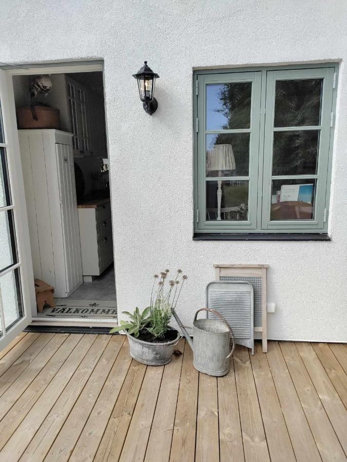 Mysigt Hus I Liten By Naera Havet Ystad Extérieur photo