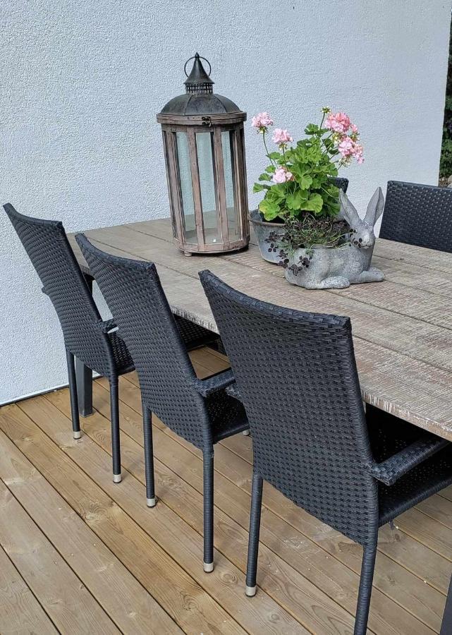 Mysigt Hus I Liten By Naera Havet Ystad Extérieur photo